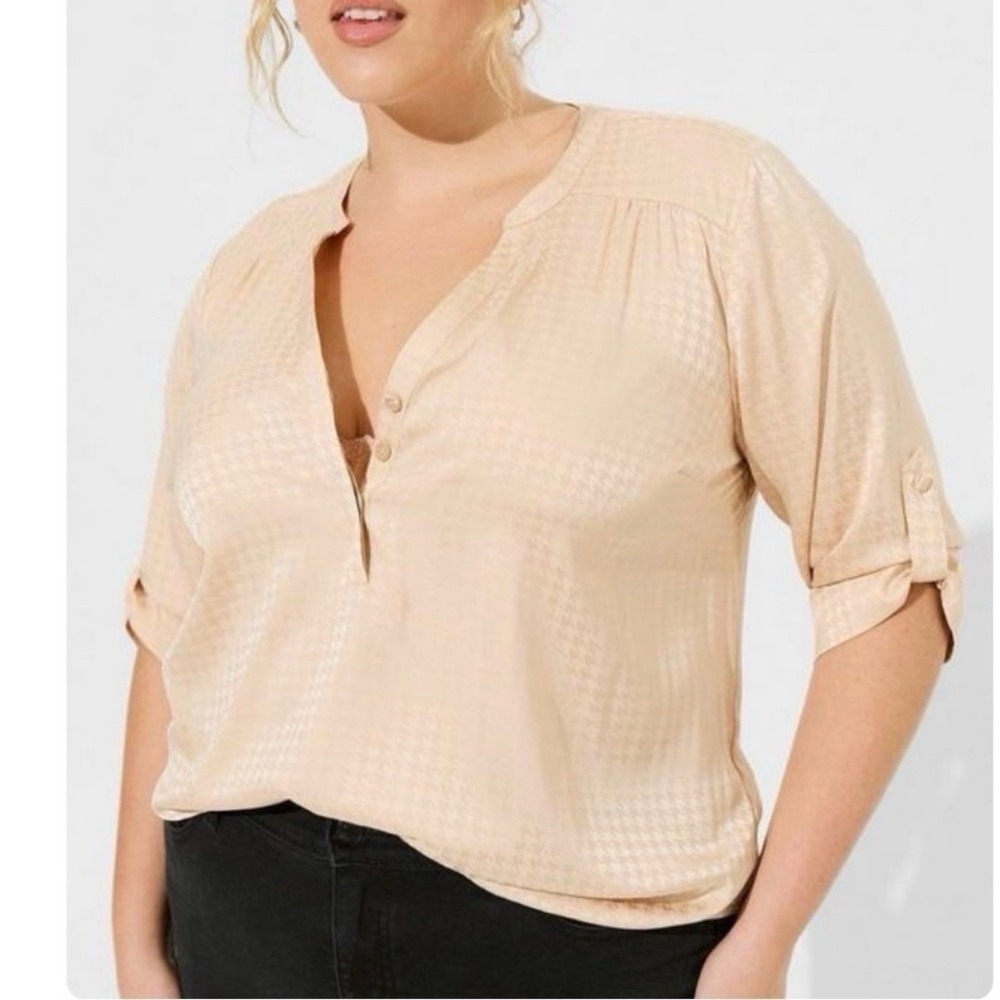 Torrid Harper Bright Beige Houndstooth Satin 3/4 Sleeve‎ Blouse Size 4X